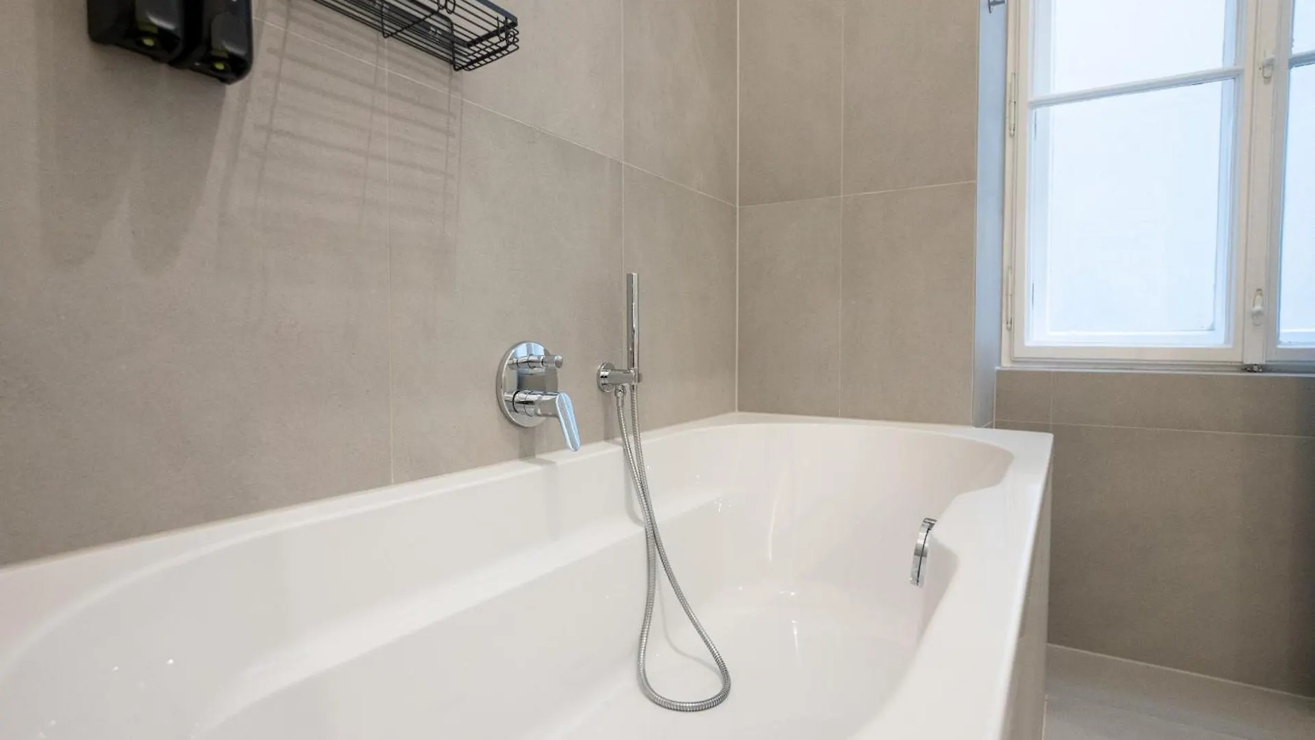 Stylish & Modern 90M2 Flat In Prime Location Apartment Vienna