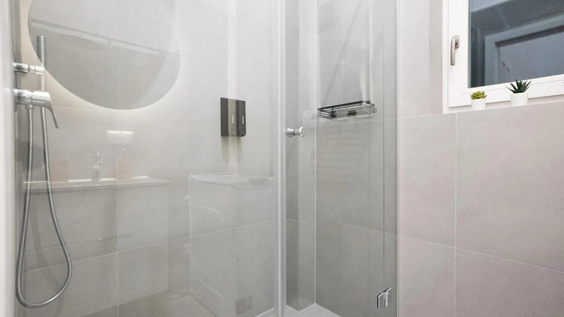 Stylish & Modern 90M2 Flat In Prime Location Apartment Vienna 0*,  Austria