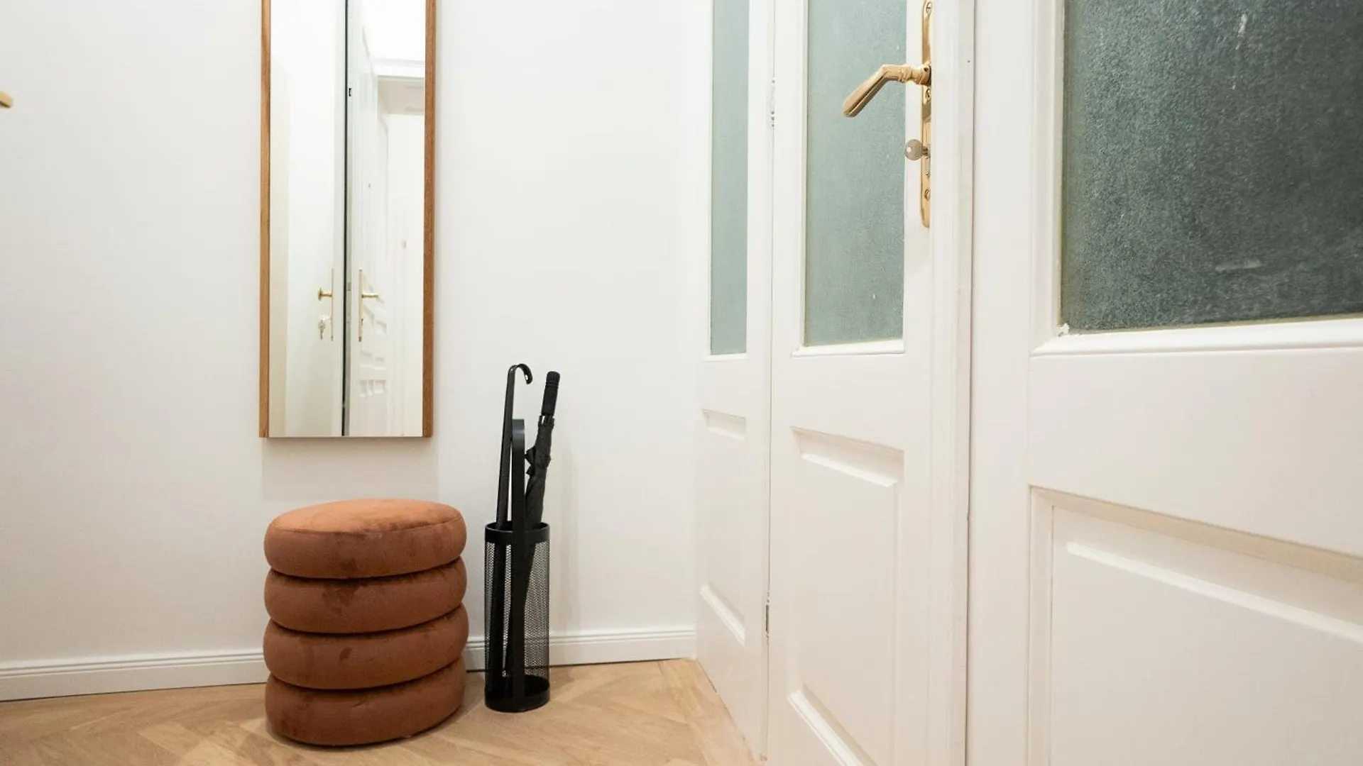 Stylish & Modern 90M2 Flat In Prime Location Apartment Vienna