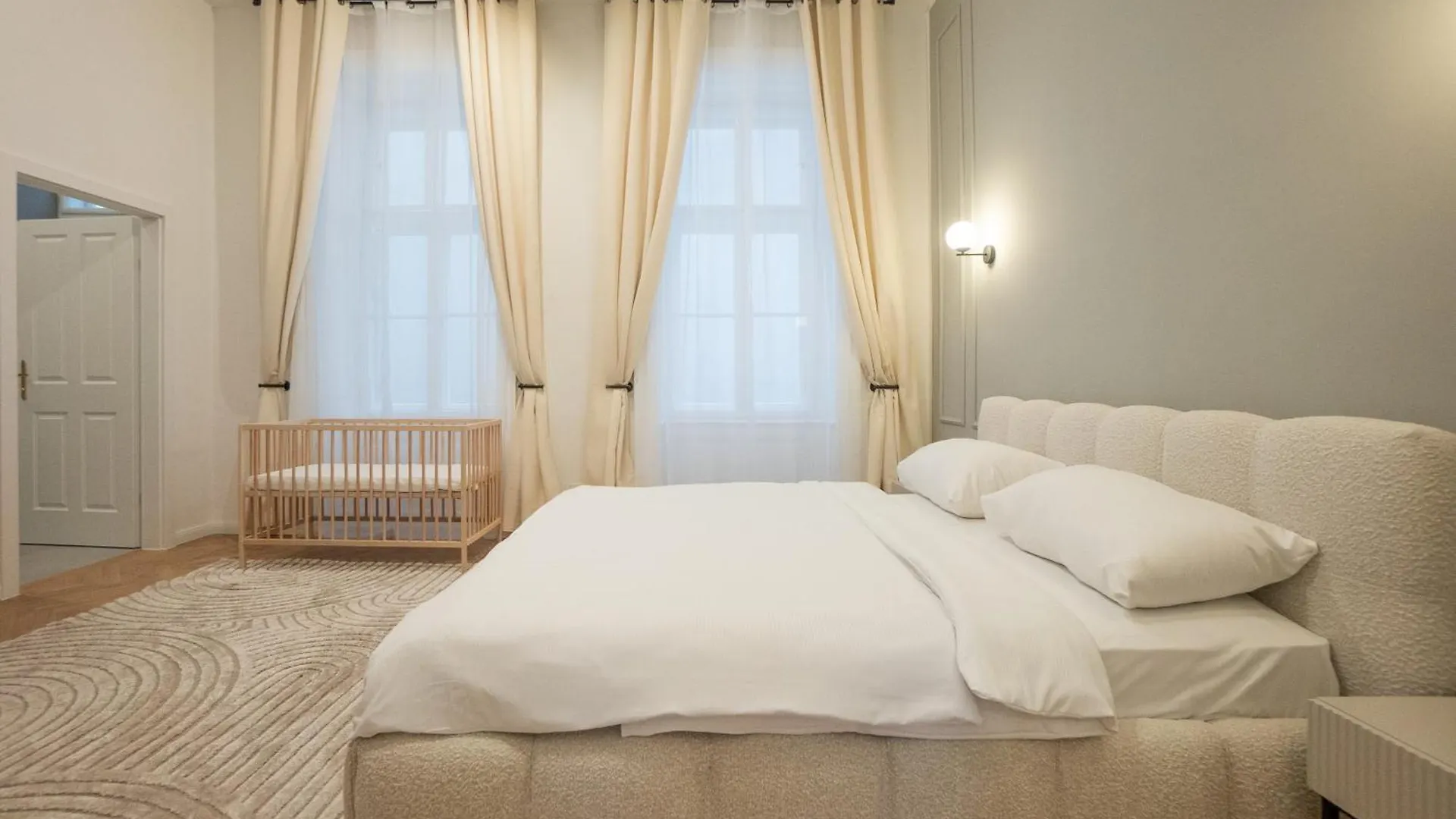 Stylish & Modern 90M2 Flat In Prime Location Apartment Vienna 0*,  Austria
