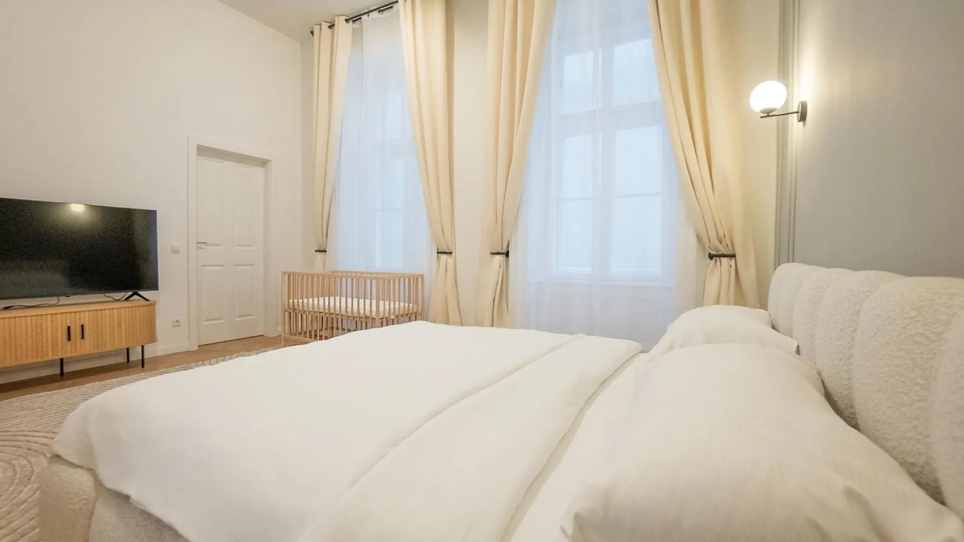 Stylish & Modern 90M2 Flat In Prime Location Apartment Vienna 0*,  Austria