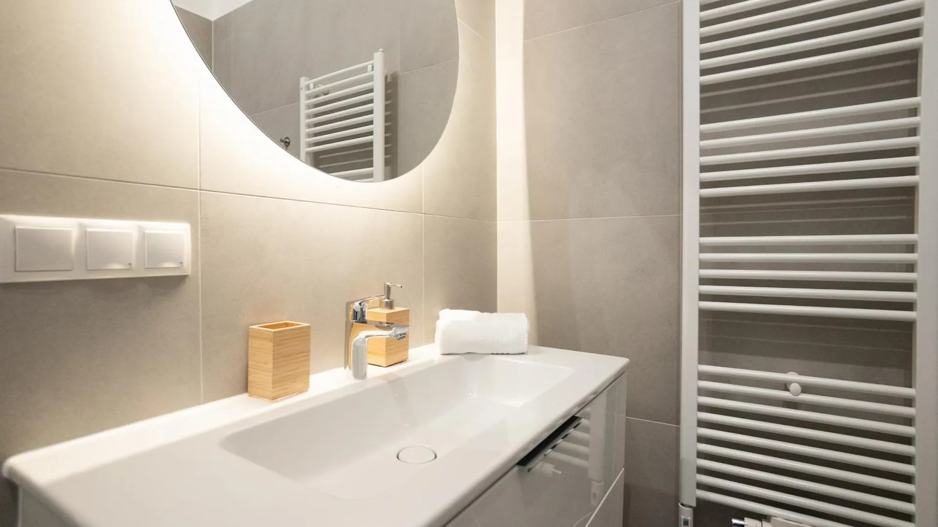 Stylish & Modern 90M2 Flat In Prime Location Apartment Vienna Austria