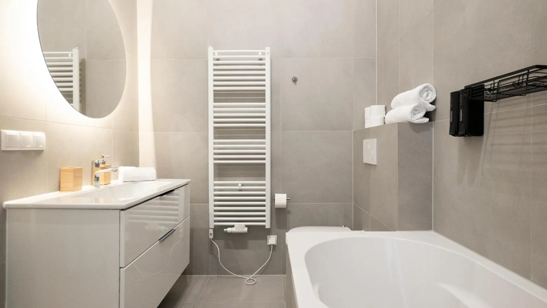 Stylish & Modern 90M2 Flat In Prime Location Apartment Vienna